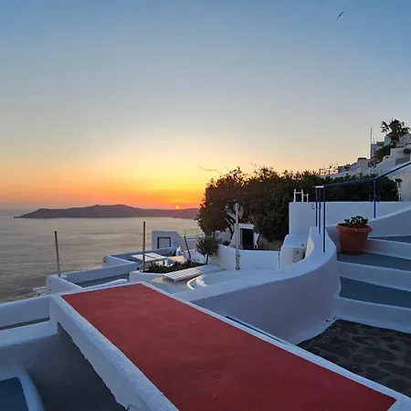 Cactus Cave House On The Caldera