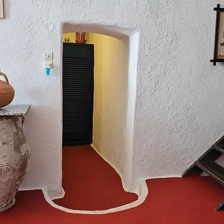 Nyaraló Cactus Cave House On The Caldera