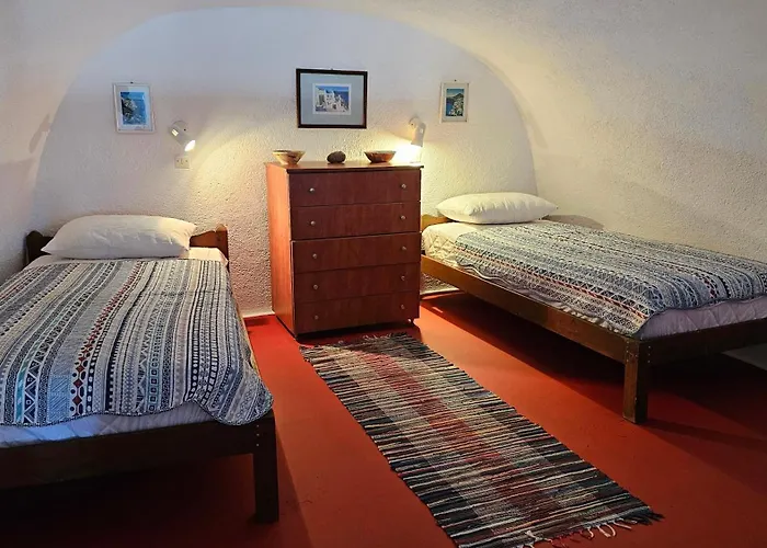 Cactus Cave House On The Caldera بيت للعطل