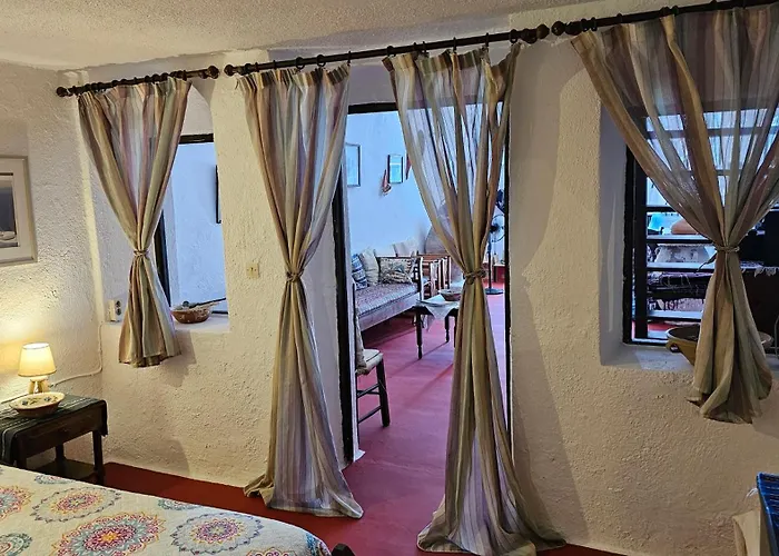 بيت للعطل Cactus Cave House On The Caldera فِروستيفاني