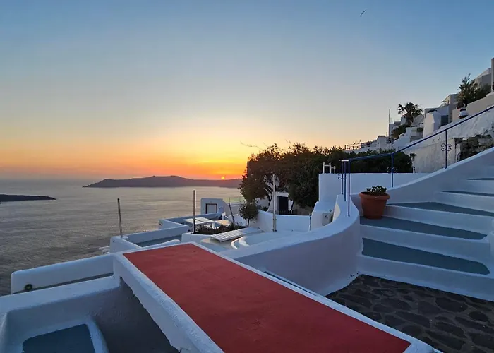 Cactus Cave House On The Caldera