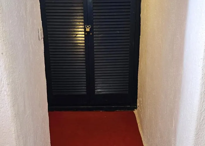 Cactus Cave House On The Caldera